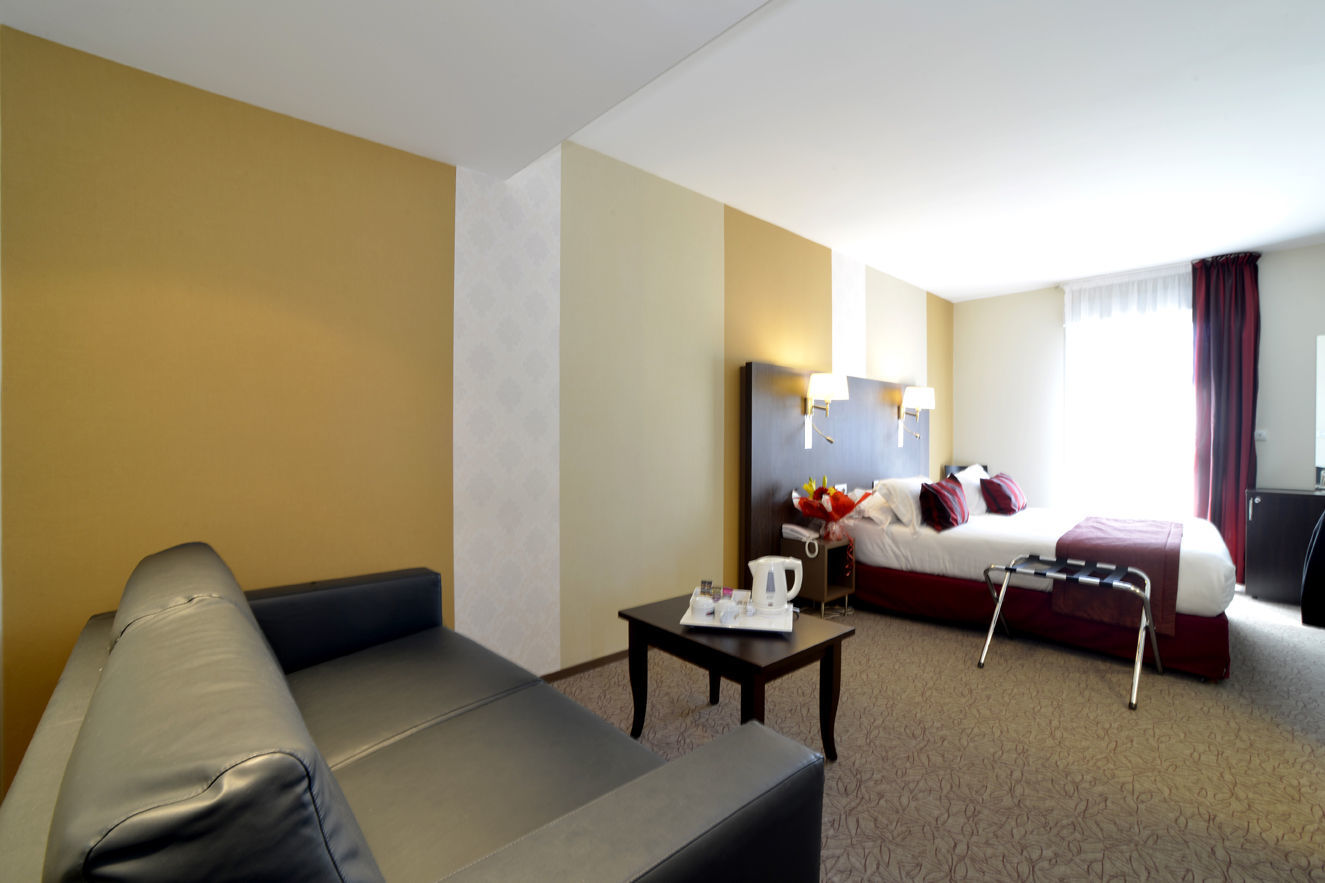 Hotel Logis Victor Hugo & Besancon